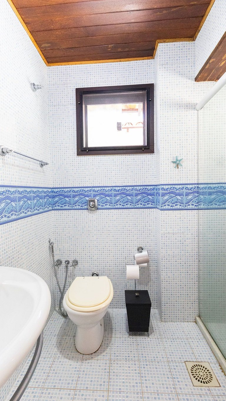 Casa com Piscina em Búzios, 100m Geribá