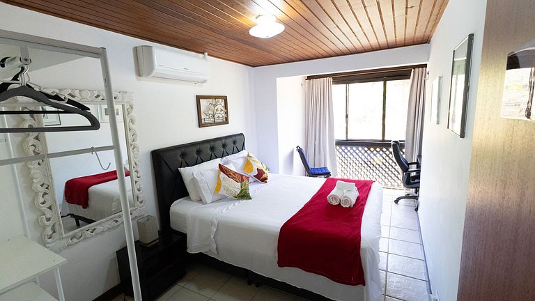 Casa com Piscina em Búzios, 100m Geribá