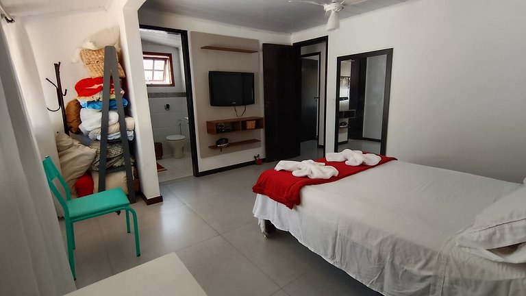 Casa 100m Geriba e 400m Ferradurinha com Piscina
