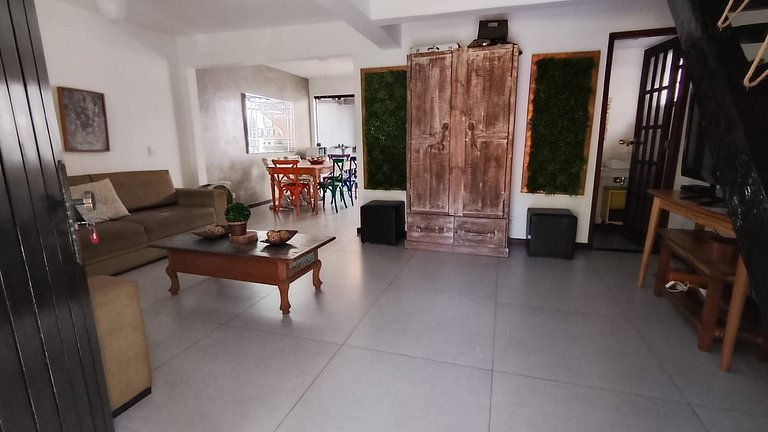 Casa 100m Geriba e 400m Ferradurinha com Piscina