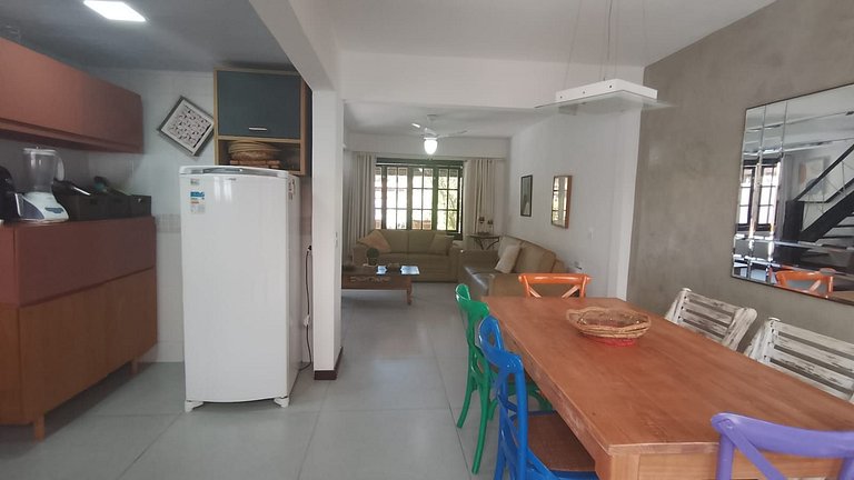 Casa 100m Geriba e 400m Ferradurinha com Piscina