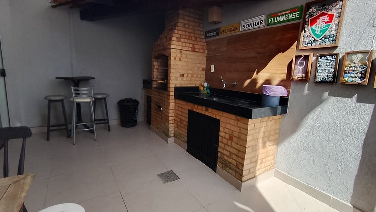 Casa 100m Geriba e 400m Ferradurinha com Piscina