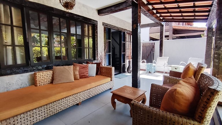 Casa 100m Geriba e 400m Ferradurinha com Piscina