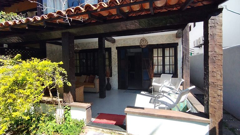 Casa 100m Geriba e 400m Ferradurinha com Piscina
