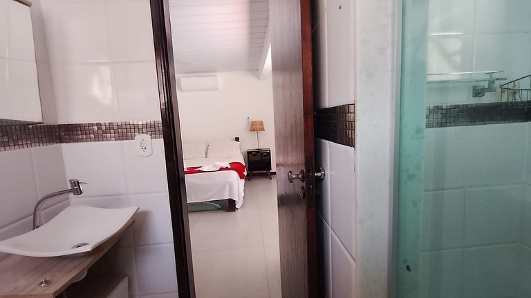 Casa 100m Geriba e 400m Ferradurinha com Piscina