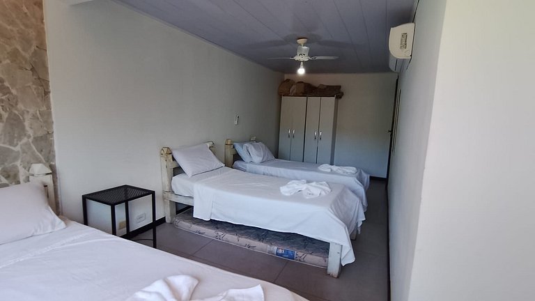 Casa 100m Geriba e 400m Ferradurinha com Piscina