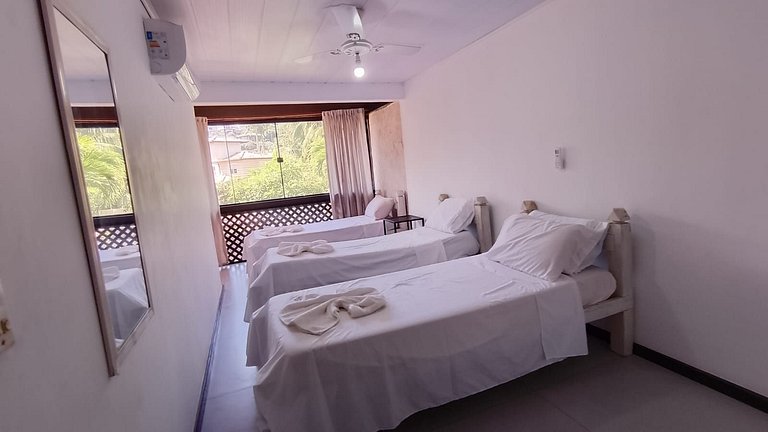 Casa 100m Geriba e 400m Ferradurinha com Piscina