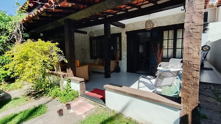 Casa 100m Geriba e 400m Ferradurinha com Piscina